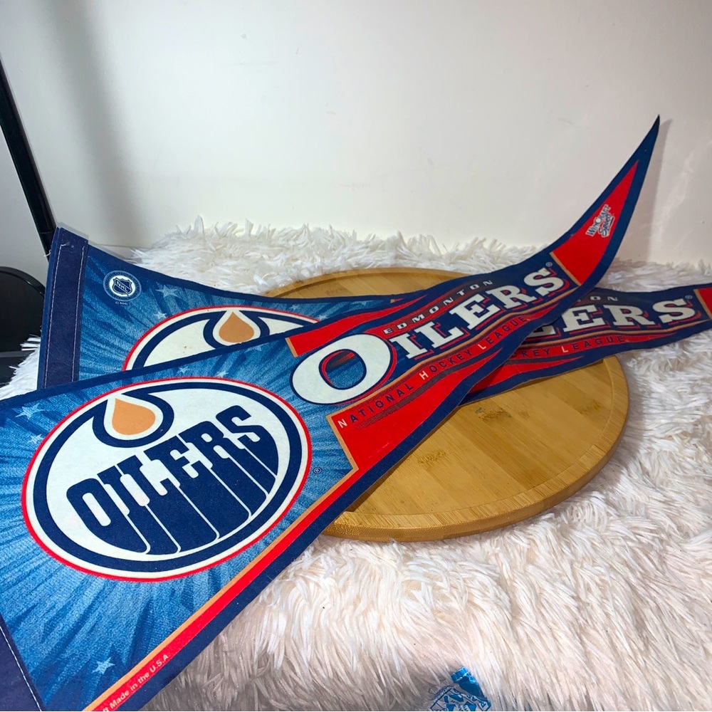 Edmonton Oilers Vintage NHL 1980s-Style Premium Felt Collectors PENNANTS